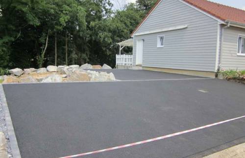Pose du macadam avant le garage à Altkirch