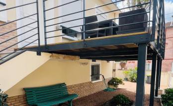 terrasse suspendu pilotis métallique Cusset