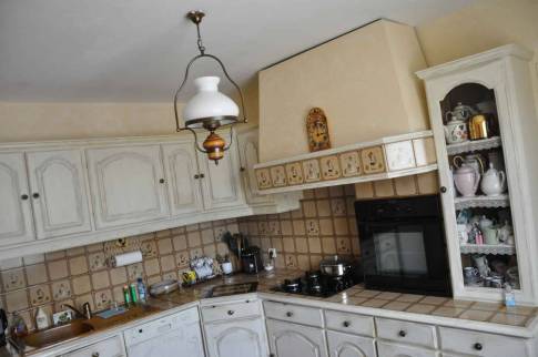 Ancienne cuisine avant travaux de rénovation - Chevry-Cossigny 77173
