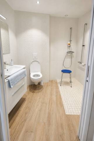 Salle de bain PMR
