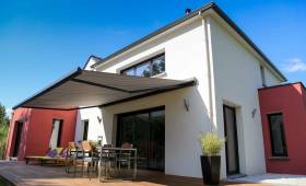 Store Banne sur une terrasse à Pompignac