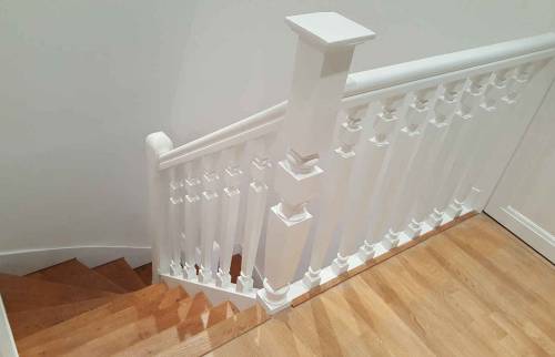 Rénovation escalier : modernisation d’escalier par La Maison des Travaux Bruz