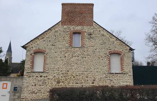 Fin du ravalement de la façade latérale