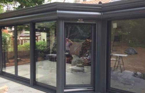 Rénovation d'une maison avec la véranda et le garage, à Saint Brévin