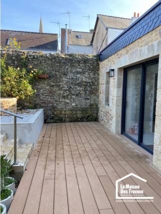 Création d’une terrasse en bois dans une maison secondaire à ARZON 56640