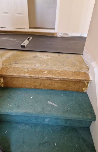 Escalier avec moquette