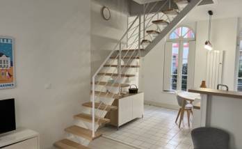 Le nouvel  escalier à limon central métallique