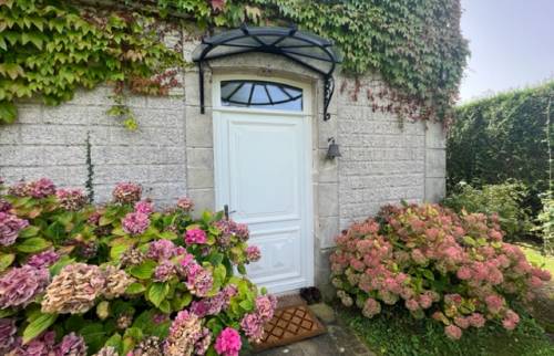 Nouvelle porte d'entrée et marquise à St Gatien des Bois