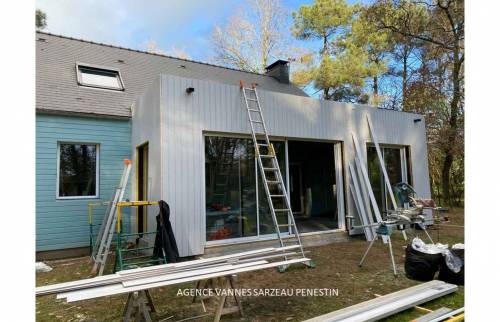 EXTENSION EN BOIS A FEREL PAR LA MAISON DES TRAVAUX VANNES SARZEAU PENESTIN