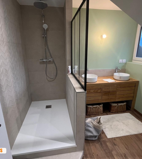  La Maison des Travaux Sallanches, rénovation Chamonix Mont-Blanc, artisans qualifiés Haute-Savoie, projet travaux sur mesure, entreprise fiable aménagement