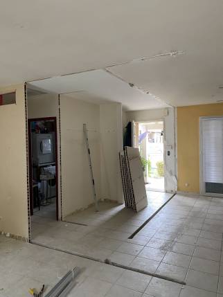 Ouverture de cloisons avant installation du parquet stratifié sur l'ancien carrelage - Montauban 82000