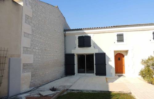 Ravalement de façade pierre maison charentaise à Cognac 16100