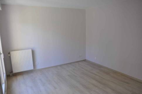 Chambre rénovée dans un appartement - Brie-Comte-Robert 77170