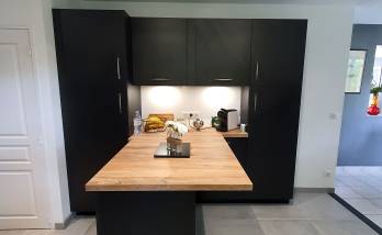 cuisine ilot noire et bois