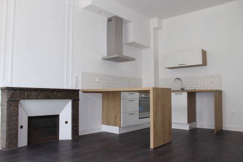Rénovation d'appartement avec cuisine ouverte sur le salon - Les Arcs 83