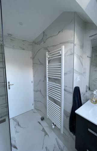 Le nouveau sèche serviettes à eau