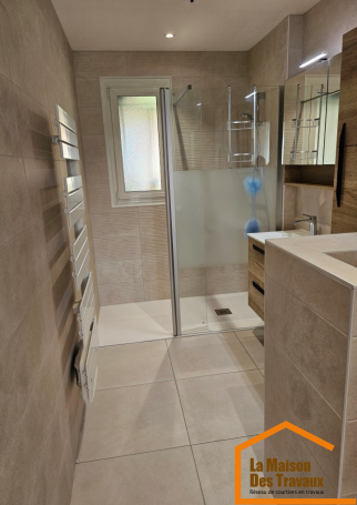 salle de bain rénovée à saleilles
