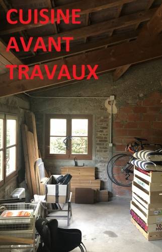 Aménagement d’un ancien débarras en cuisine moderne à Couëron avant