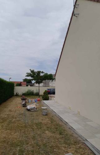 Allée côté pignon