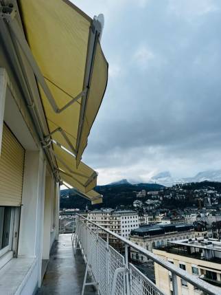 Remplacement de menuiseries et pose de stores banne à Chambéry