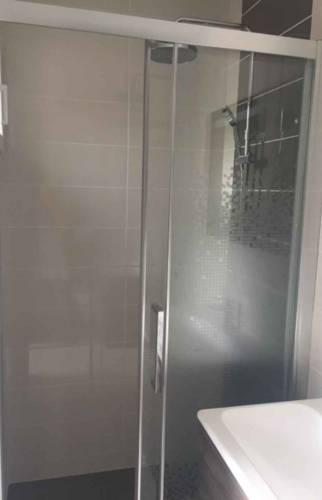 Réalisation d'une salle de bain dans une extension, à Brains 44