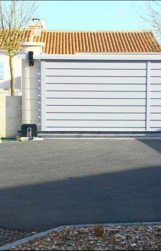 Création d’un muret et pose d’un portail coulissant à Vertou (44)