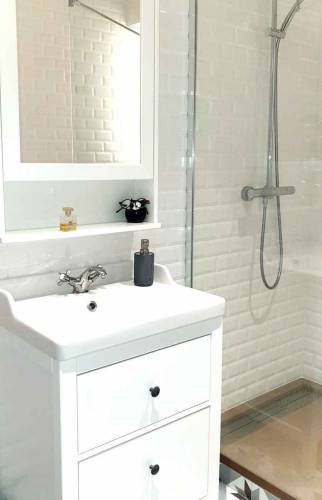 Avant / Après création d'une salle de bains dans un dressing à LA BALME DE SILLINGY