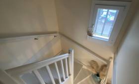 Cage d'escalier rénovée après les travaux de peinture à Craponne 69290