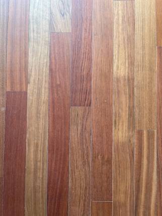 Parquet rénové, poncé et vitrifié dans un appartement rénové - Nantes 44