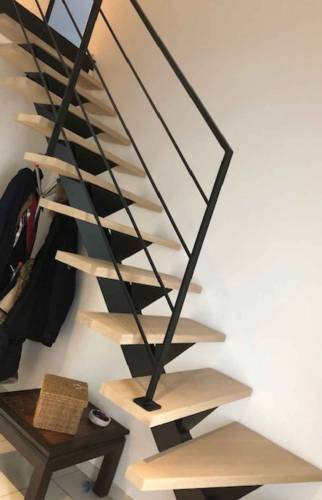 Pose d'un escalier en bois à Trouville