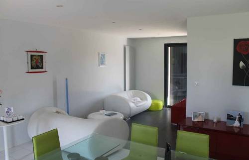 Salon et entrée - Aménagement de combles et rénovation à Vertou (44)