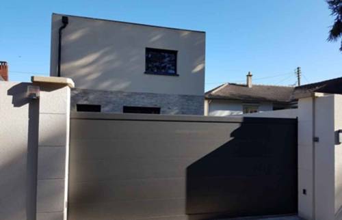 Portail alu noir - La Maison des Travaux Rouen