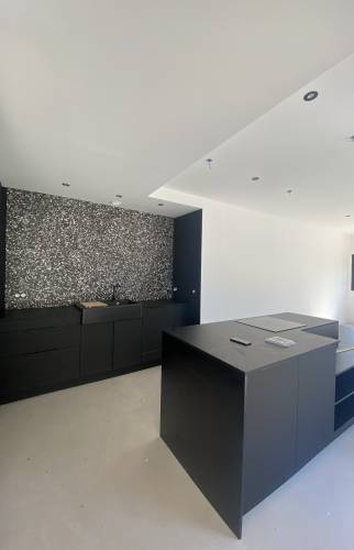 Création d'un faux-plafond technique pour acceuillir les spots d'éclairage 