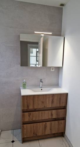 Meuble vasque, miroir, salle de bain à Hésingue