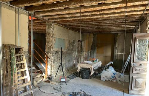 Plafond en travaux - architecte 73, concepteur urbaniste 73, maçon 73, plaquiste 73, peintre 73, carreleur 73, électricien 73, plombier 73, menuisier 73