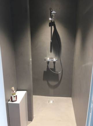 Douche de piscine maison Thonon-les-Bains
