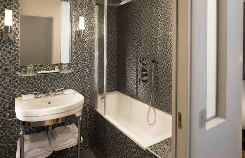  Une salle de bain comme à l'hôtel à boulgoen billancourt