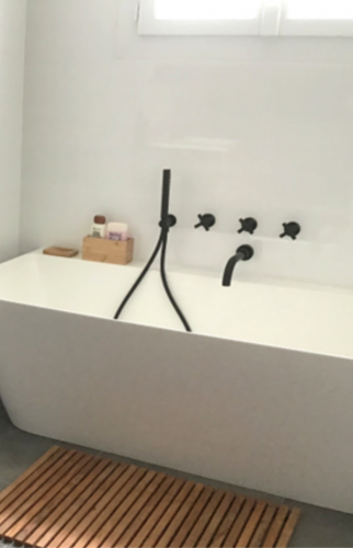 Baignoire semi-îlot