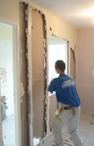 Découpe des cloisons placostyle