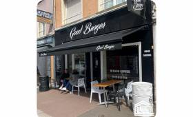 Devanture d'un local commercial 