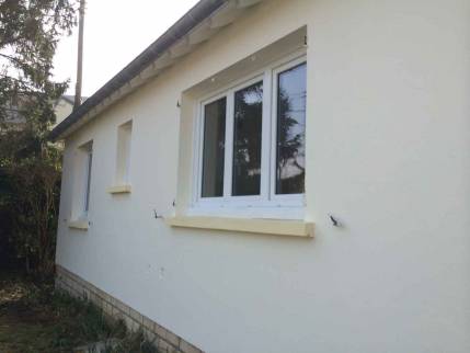 Ravalement de façade d'une maison en location à Caen