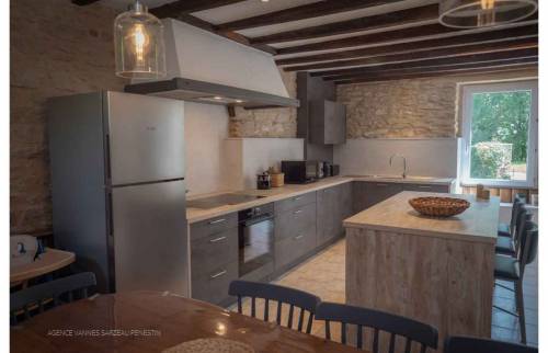 CREATION D'UN ESPACE CUISINE DANS UNE LONGERE A FEREL 56130