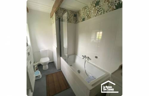 Baignoire avec paroi 