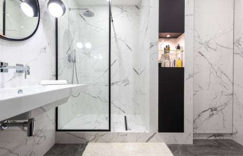 Pose de sol et mur en marbre