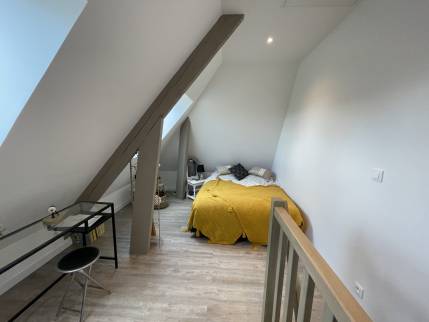 Chambre dans les combles aménagés (Cabourg 14390)