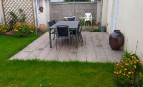 terrasse béton imprimé 1 an après la réalisation