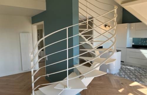 L'escalier et le mur porteur