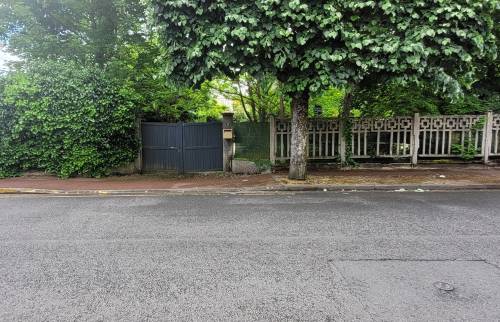 Clôture et portail avant travaux