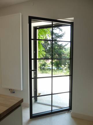 Maison familiale rénovée à Ecully : remplacement des menuiseries extérieures par des menuiseries en aluminium double vitrage