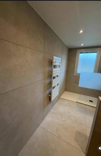 Rénovation d’une salle de bains avec WC à Fraisse (42490)